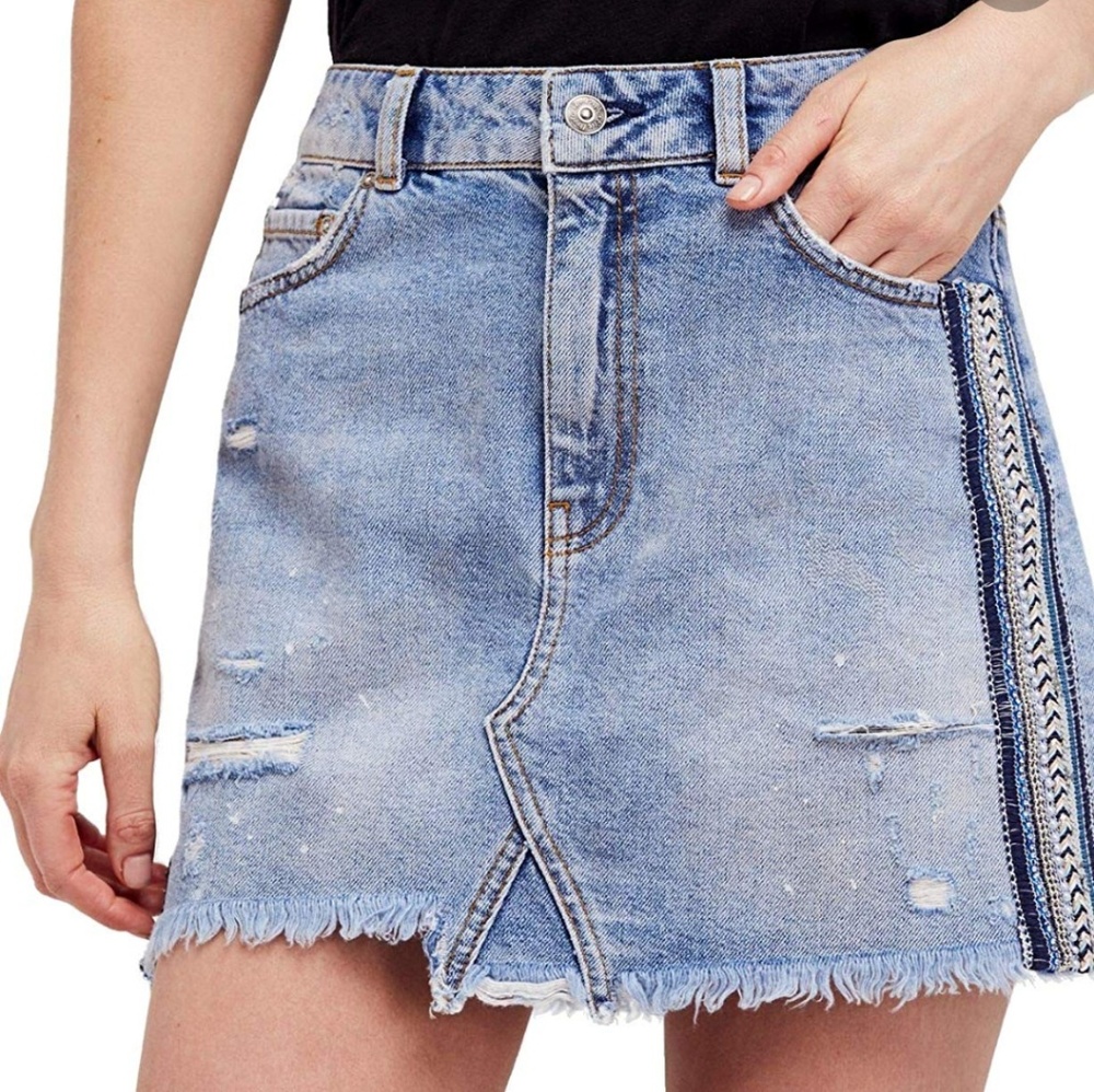 Free People Embellished Denim Mini Skirt Size 4 - Picture 3 of 11